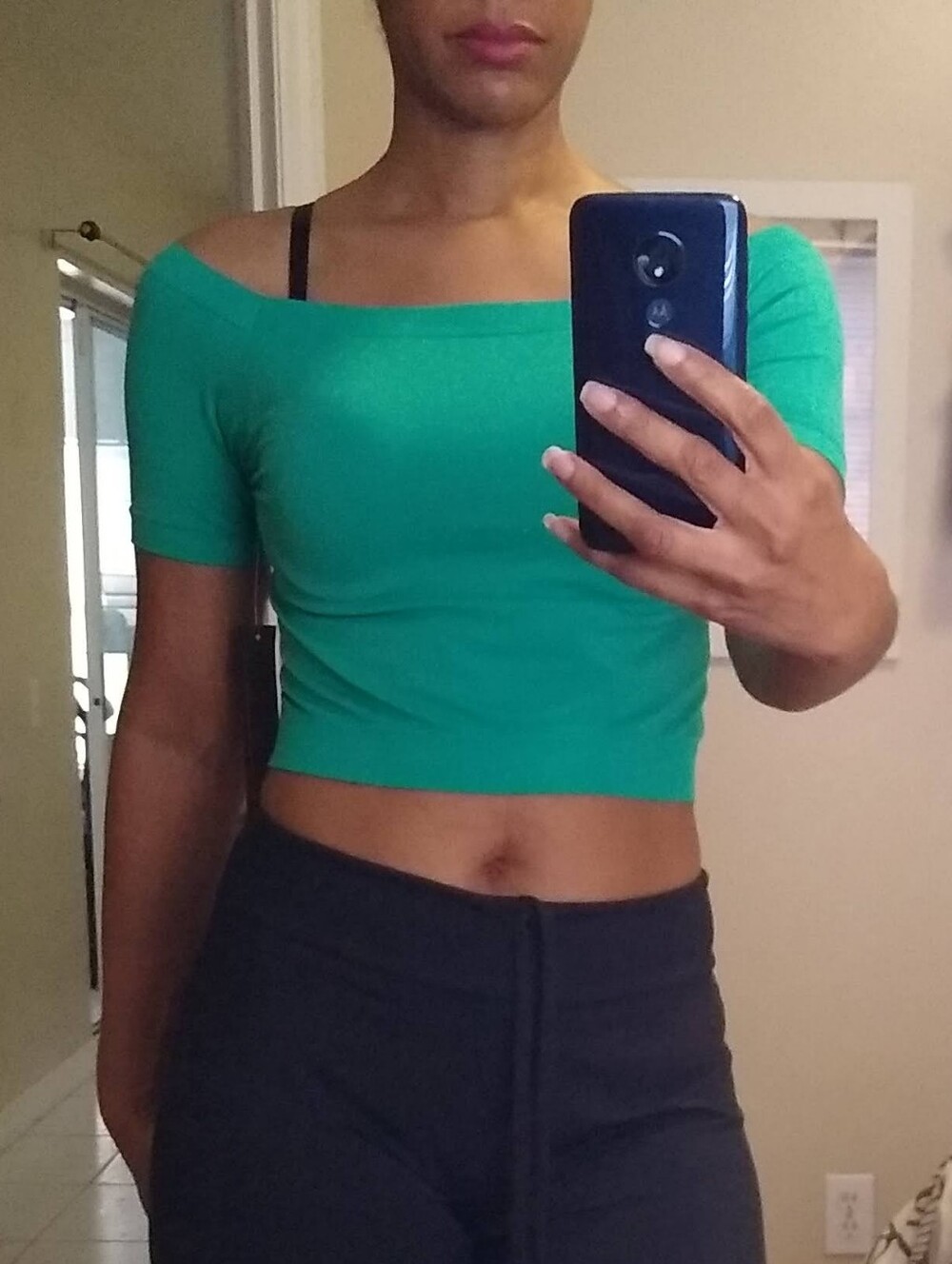 Off-Shoulder Crop Top - Picture 6 of 6